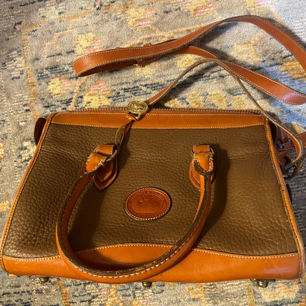 Vintage Dooney classic satchel in mushroom and British tan